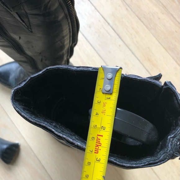 Knee-High Black Leather Boots - Picture 12 of 14